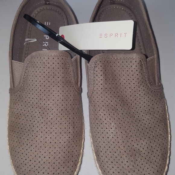 Shoes - Picture 2 of 2